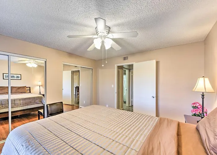 Walk To Sloan Park: W/ Pool Access In Hébergement de vacances