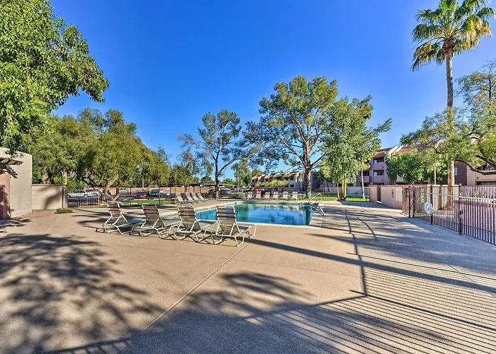 Hébergement de vacances Walk To Sloan Park: W/ Pool Access In *
