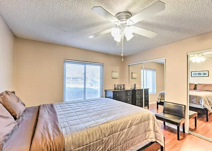Hébergement de vacances Walk To Sloan Park: W/ Pool Access In *