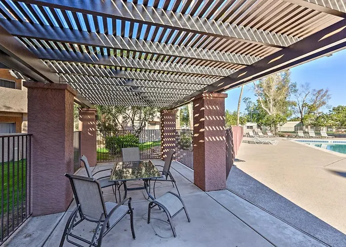 Walk To Sloan Park: W/ Pool Access In Hébergement de vacances